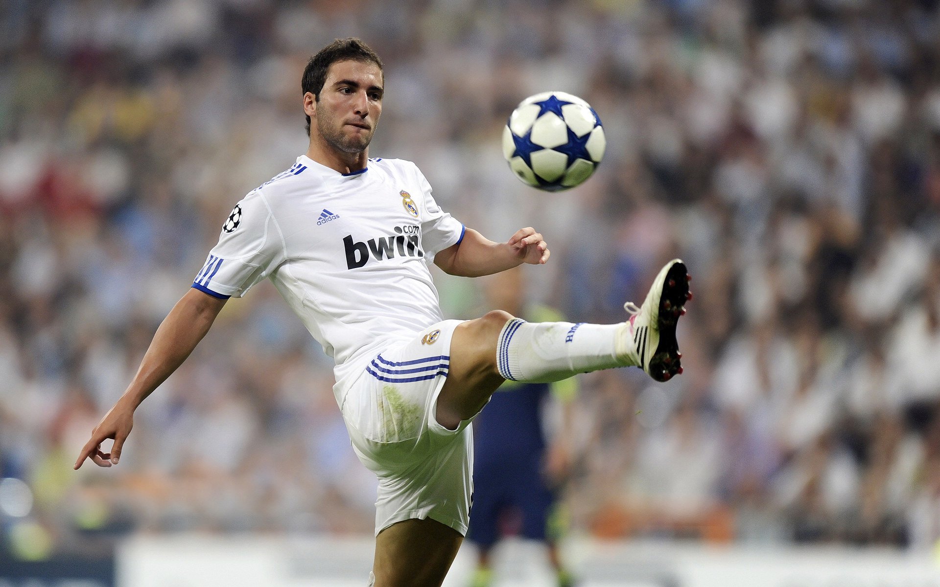 开云体育全站-“自适应战术：未来球员将以数据为核心进行“个性化”训练”，自适应提升